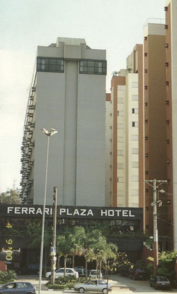 HOTEL MAGNUM-TUR (FERRARI PLAZA HOTEL)